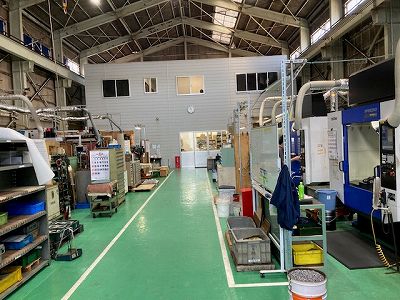 弥生製作所の工場内