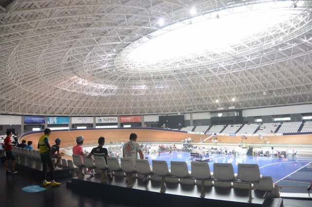 2020年東京オリンピック自転車競技が開催される「伊豆ベロドローム」内の様子