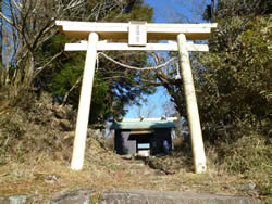 愛鷹明神　奥宮　鳥居