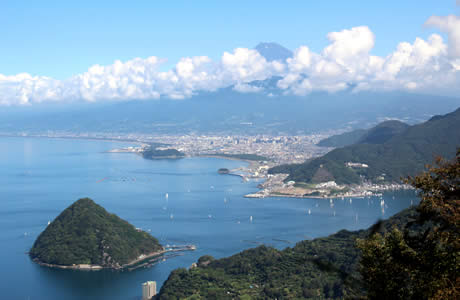 発端丈山からの眺望　富士山と淡島