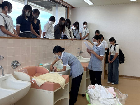 沐浴見学の様子