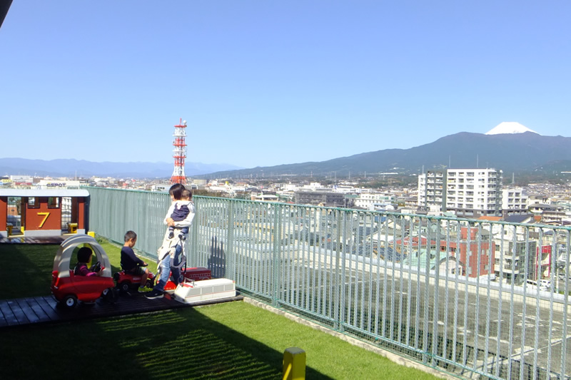 ベランダと富士山