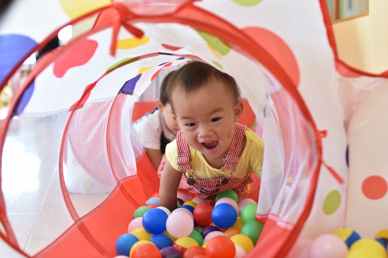 子供とトンネル