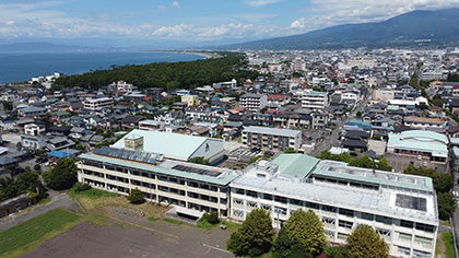 旧第二小学校　空から見た校舎と体育館