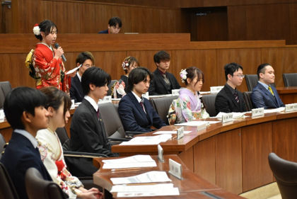 新成人議会の議場の様子