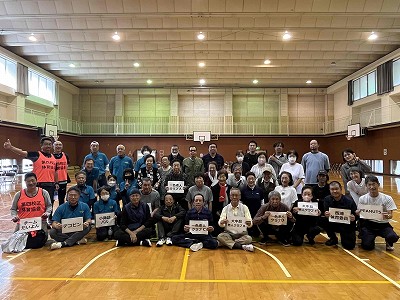 参加されたみなさんと全体写真