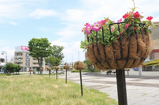 駅北のフラワーバスケット