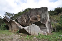 松蔭寺と白隠禅師（八畳石）