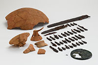 高尾山古墳主体部副葬品及び棺上出土遺物