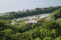 明神池と駿河湾