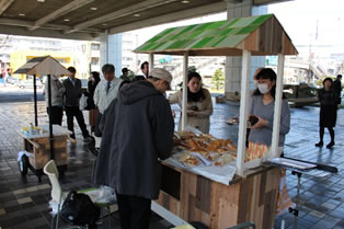 公共空間の活用実証実験の様子