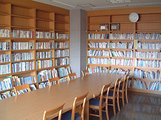 浮島地区センター　図書室
