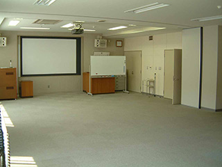 戸田図書館　視聴覚室