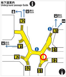 駅南口地下道ショーケース展示場所