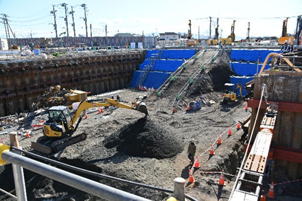片浜西沢田線　新車両基地内で実施中の工事