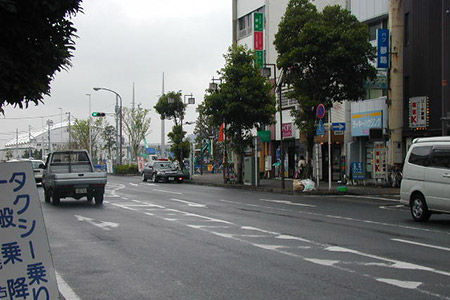 あまねガード北信号付近から沼津駅北口方面