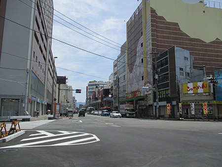 あまねガード側からの都市計画道路三枚橋錦町線