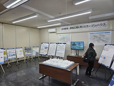市役所1階に展示されているパネル等