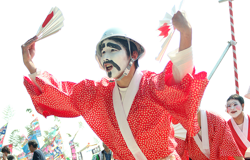 大瀬まつりで踊る内藤怜の写真