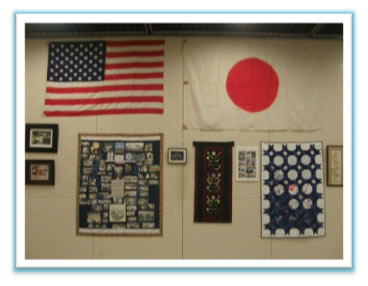 アメリカ国旗、日本国旗などの展示品